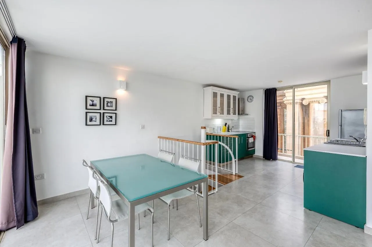 49/3 Seafront Duplex Penthouse In Valletta 0*,